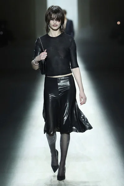 Look 50